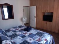 Bed Room 1 - 17 square meters of property in Vanderbijlpark