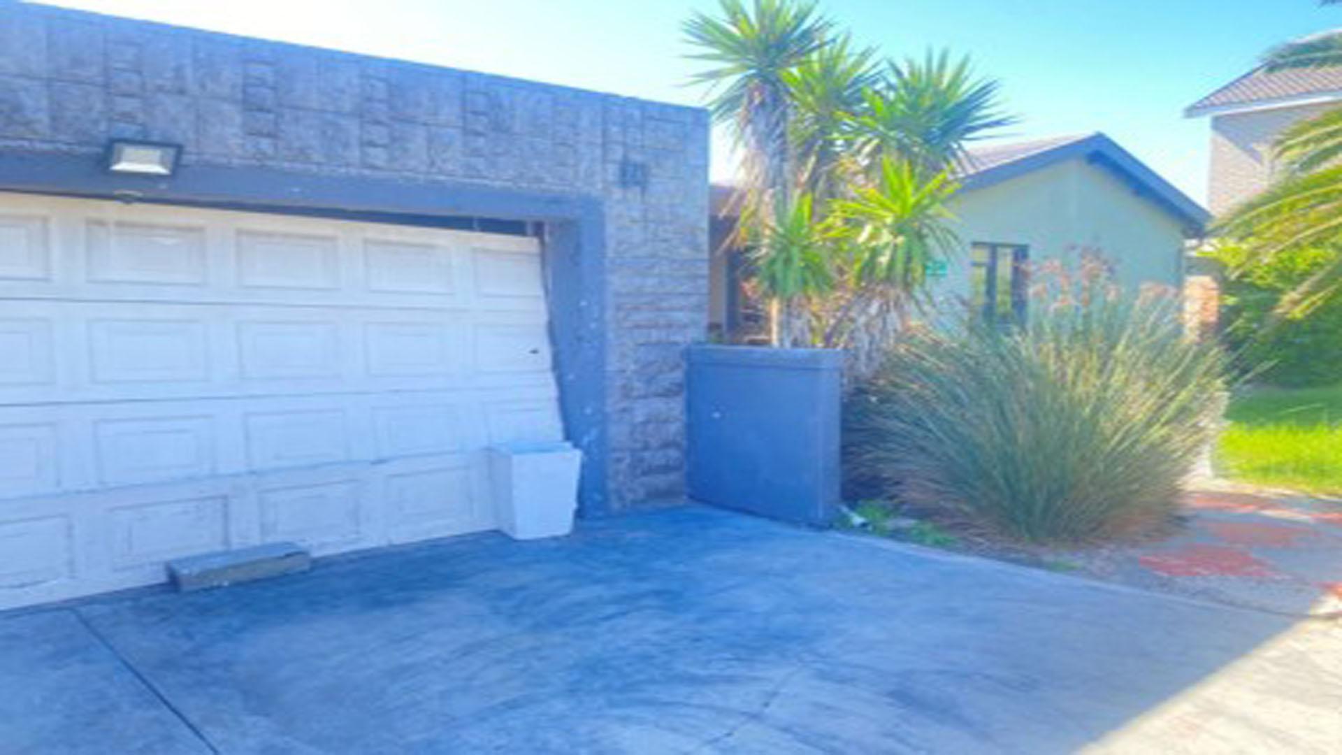 Front View of property in Cape Town Centre