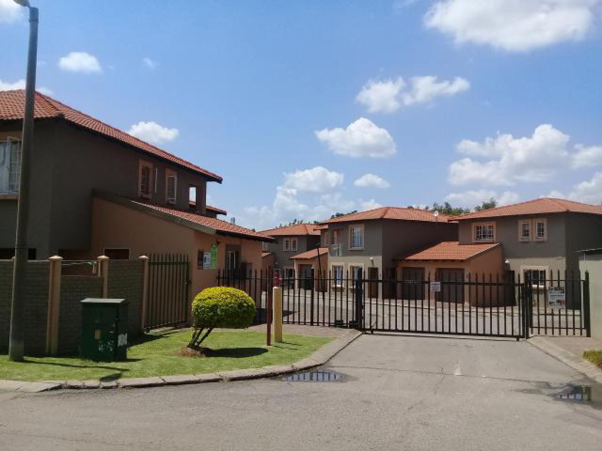 Front View of property in Waterval East