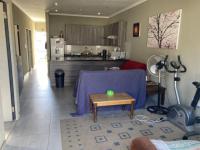 Lounges - 13 square meters of property in Parklands