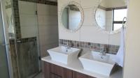 Bathroom 1 - 10 square meters of property in Parys