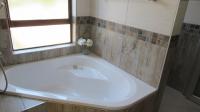 Bathroom 1 - 10 square meters of property in Parys