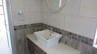 Bathroom 3+ - 6 square meters of property in Parys