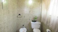 Main Bathroom - 12 square meters of property in Eden Glen