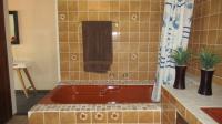 Bathroom 1 - 9 square meters of property in Eden Glen