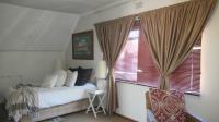 Bed Room 1 - 26 square meters of property in Eden Glen