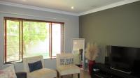 Lounges - 21 square meters of property in Bronberg