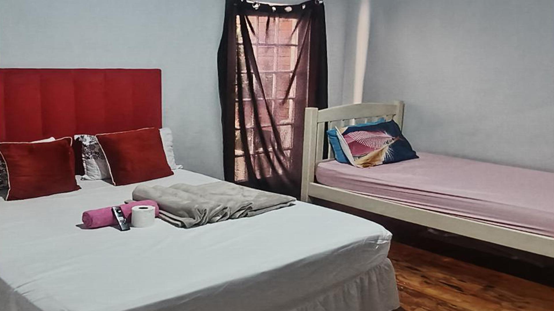 Bed Room 3 of property in Woodstock
