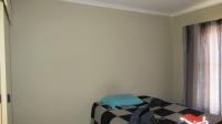 Main Bedroom - 14 square meters of property in Dalpark