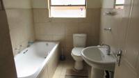 Bathroom 1 - 5 square meters of property in Dalpark