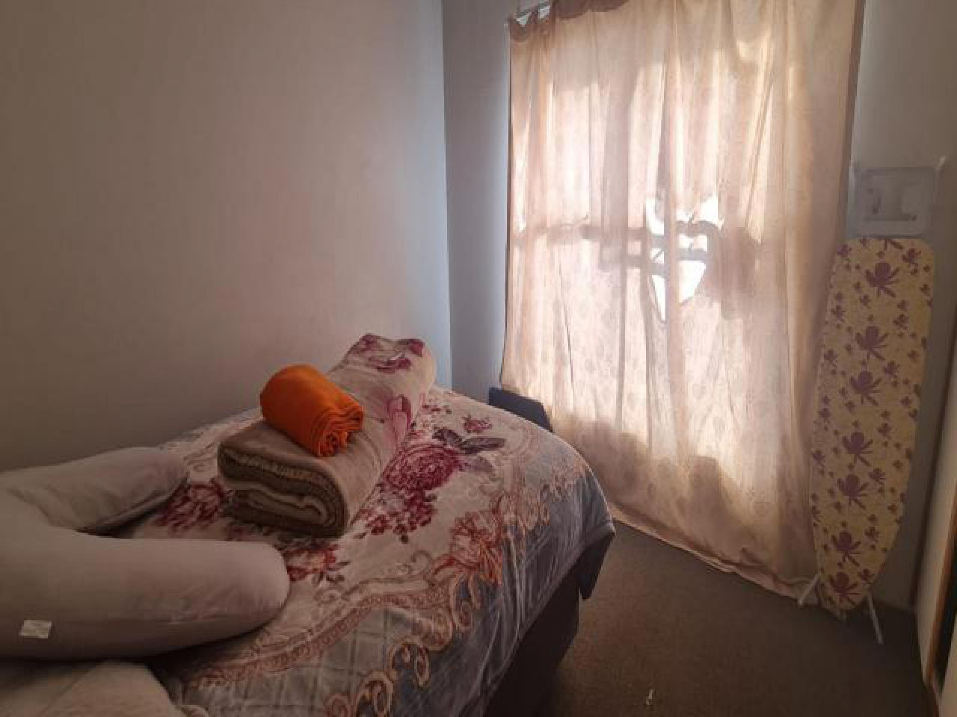 Bed Room 1 of property in Willows