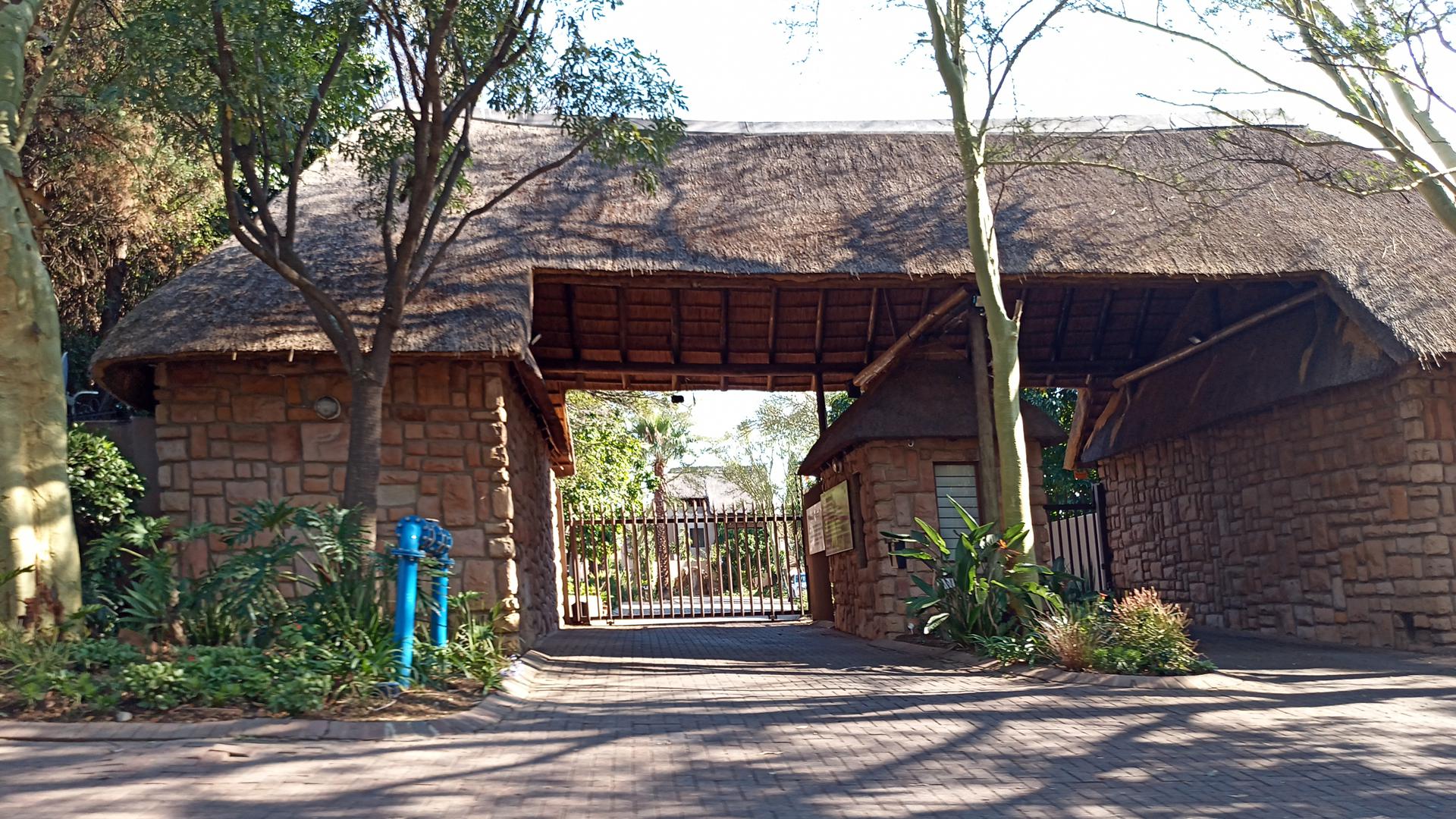 Front View of property in Sunninghill