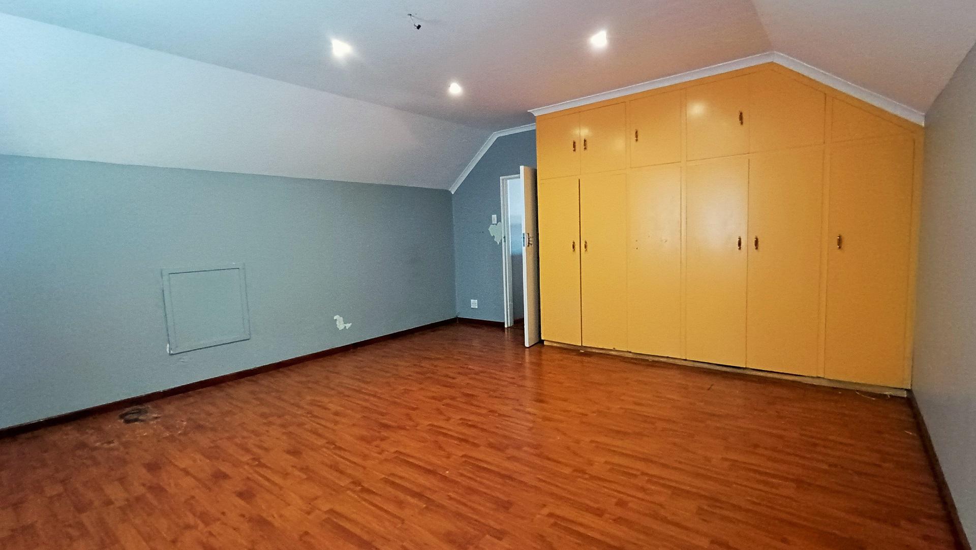 Bed Room 2 - 36 square meters of property in Grassy Park