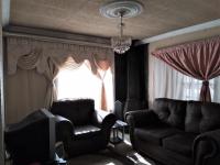Lounges - 13 square meters of property in Etwatwa