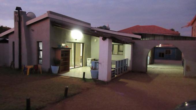 2 Bedroom House for Sale For Sale in Lenasia - Private Sale - MR480333