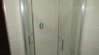 Main Bathroom - 6 square meters of property in Ravenswood