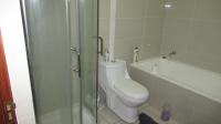 Main Bathroom - 6 square meters of property in Ravenswood