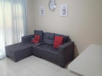Lounges - 20 square meters of property in Ravenswood
