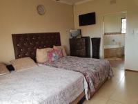 Main Bedroom of property in Grantham Park