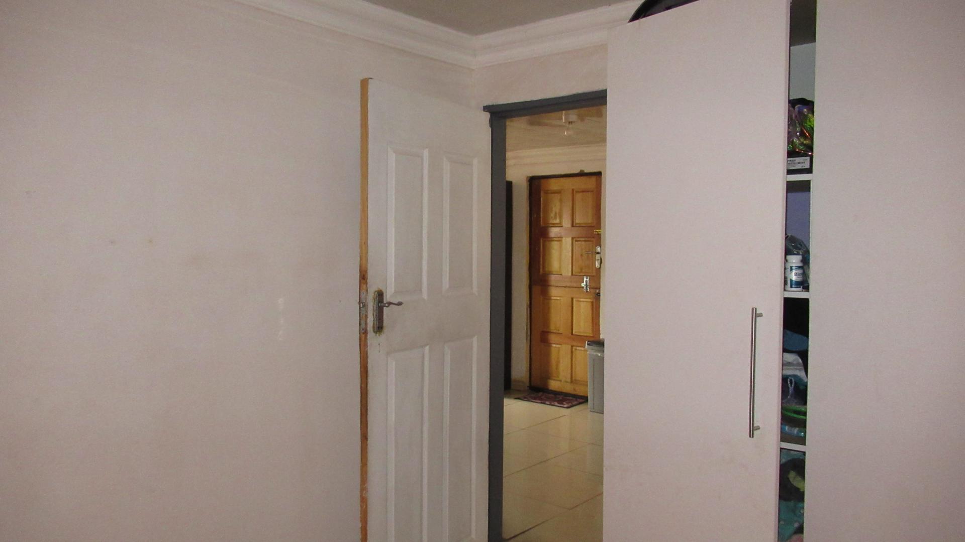 Bed Room 2 - 12 square meters of property in Jan Hofmeyr