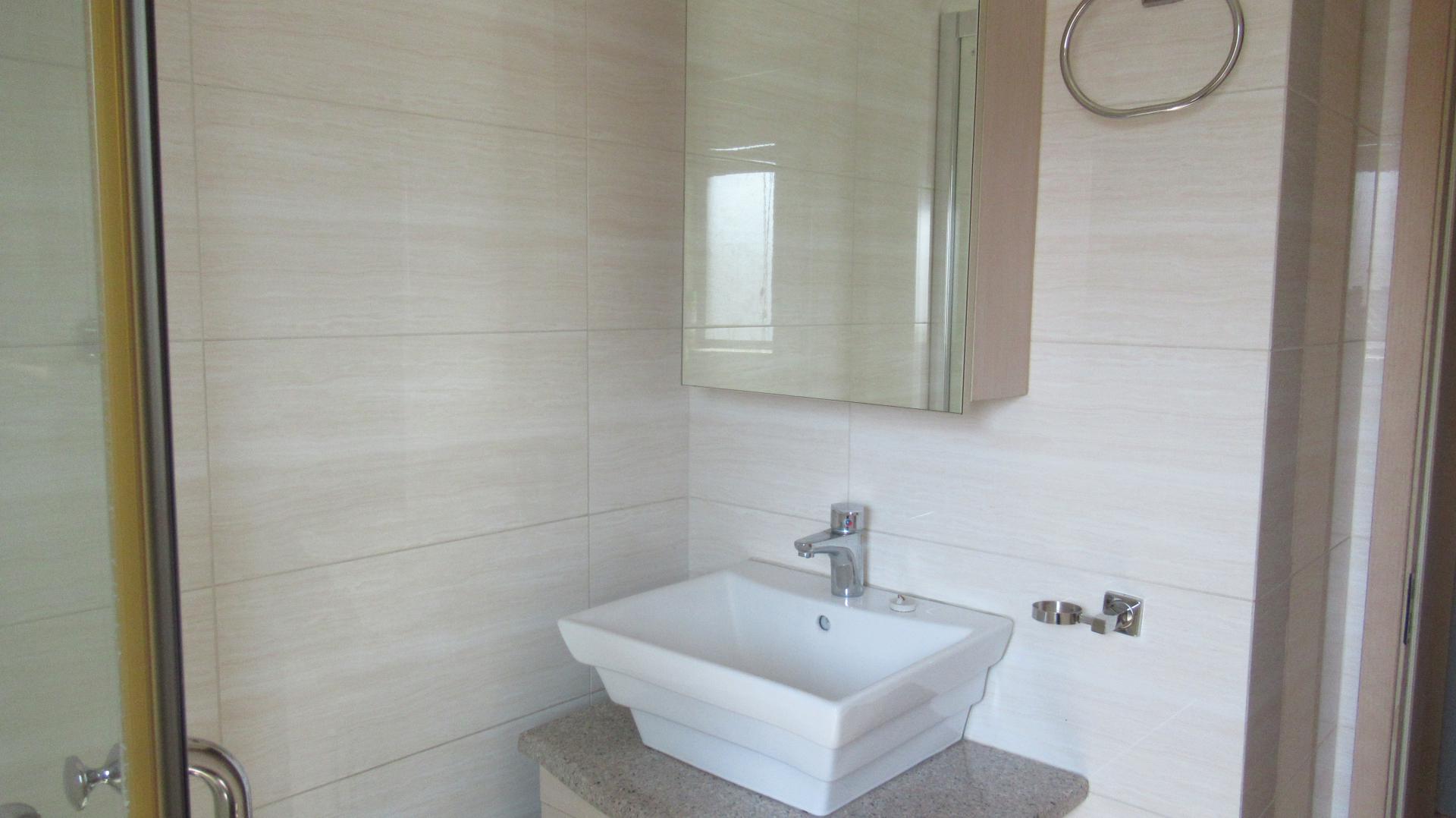 Bathroom 1 - 4 square meters of property in Noordwyk