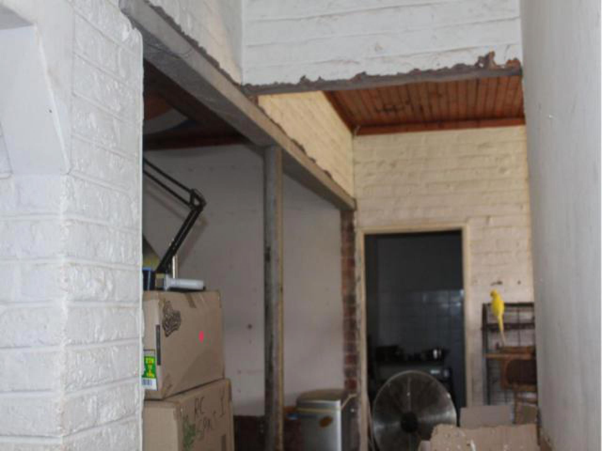 Spaces of property in Barberton