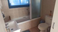 Main Bathroom - 6 square meters of property in Sonstraal Heights
