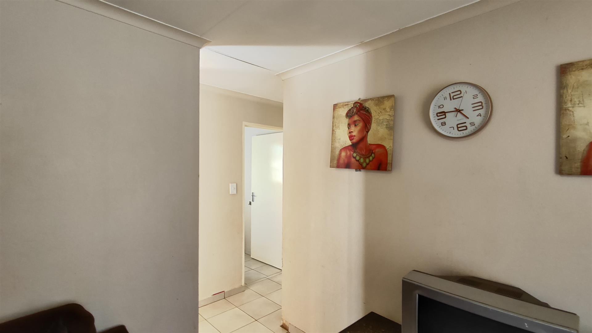 Lounges - 11 square meters of property in Alliance