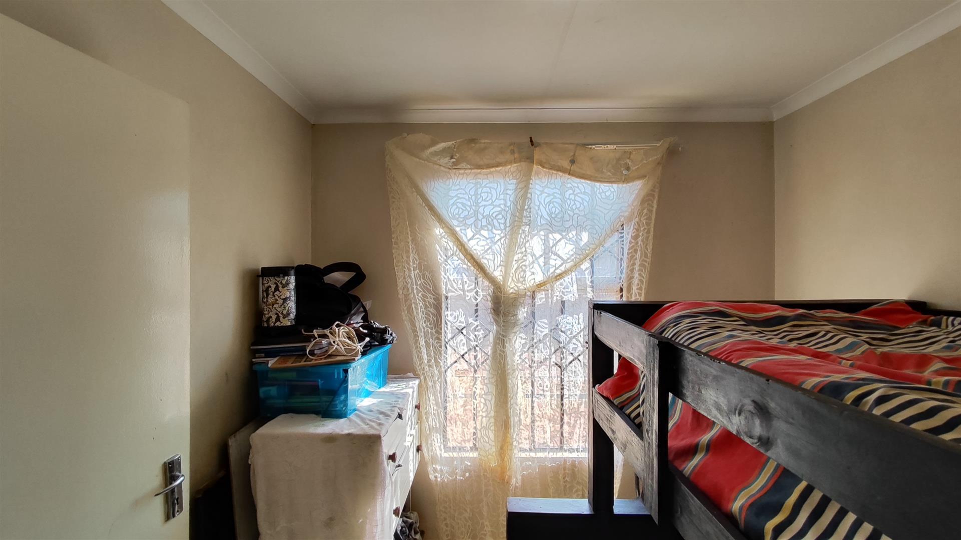 Bed Room 2 - 9 square meters of property in Alliance