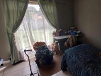 Bed Room 1 - 11 square meters of property in Vaalpark