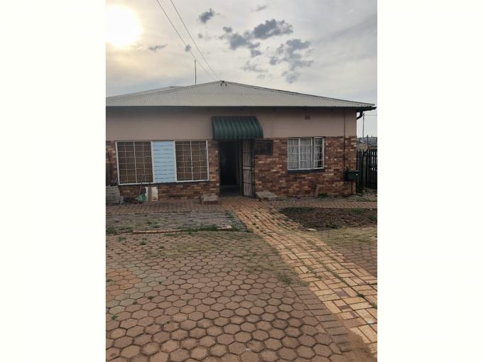3 Bedroom House for Sale For Sale in Roodepoort - MR481807