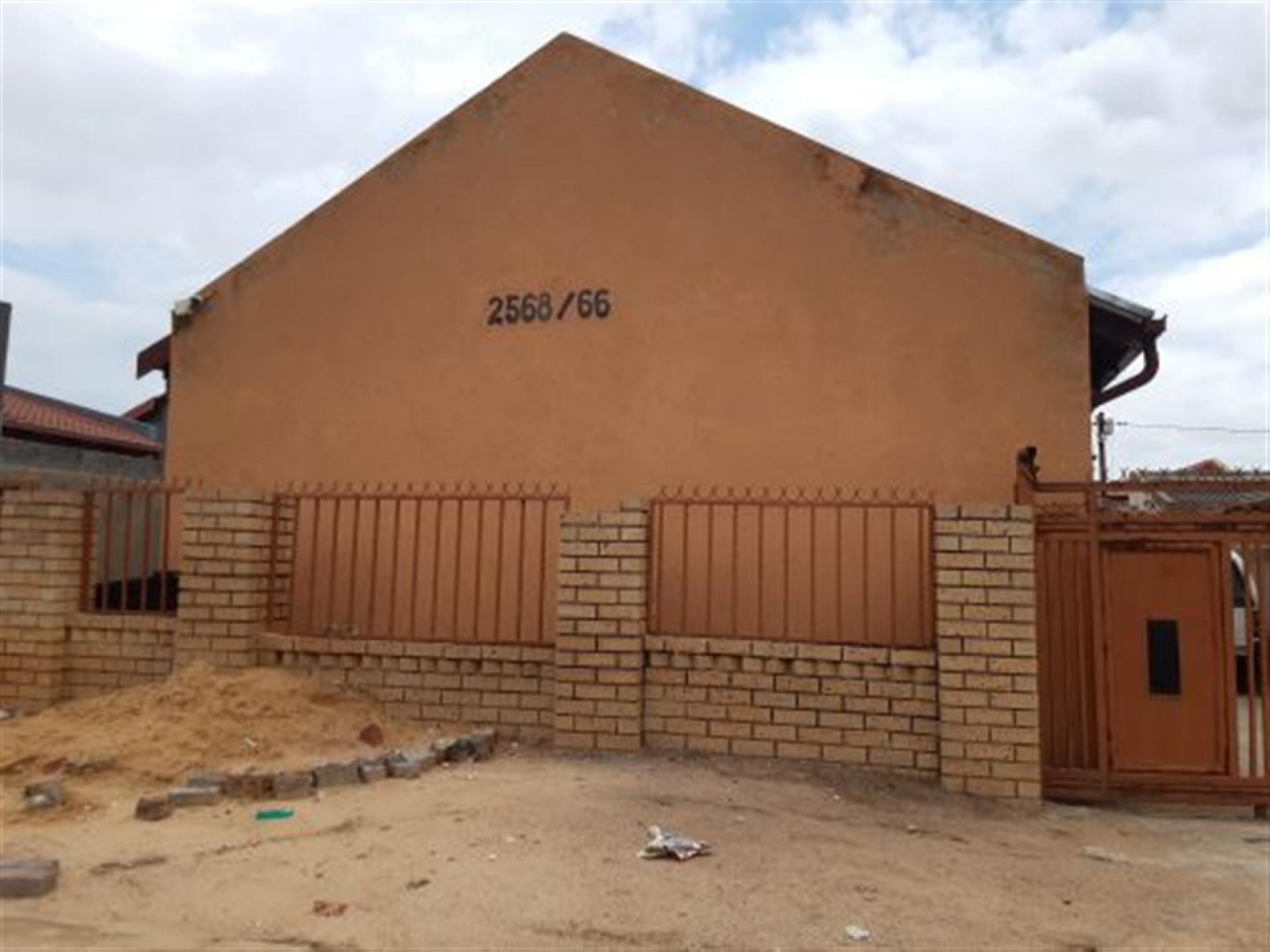 Front View of property in Ebony Park