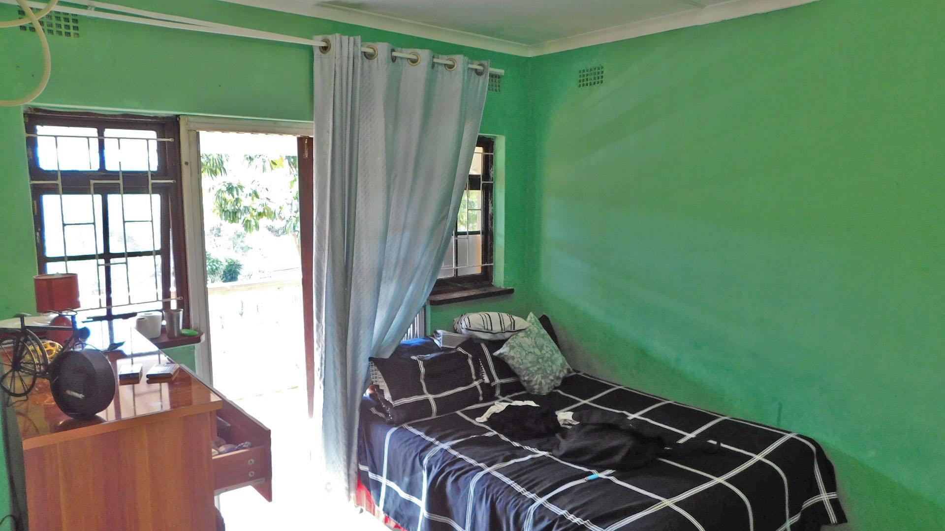 Dining Room - 12 square meters of property in Westridge