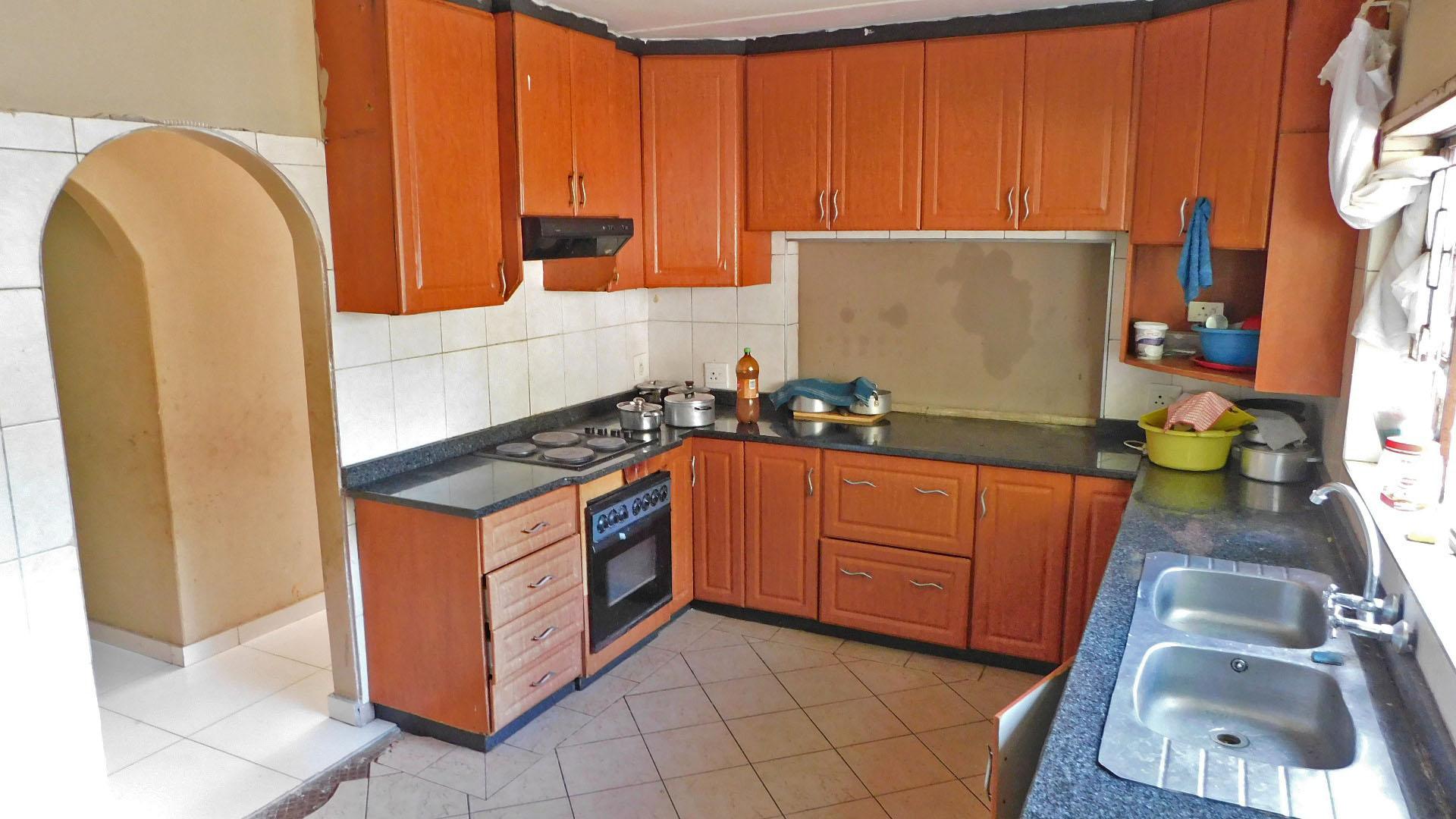 Kitchen - 15 square meters of property in Westridge