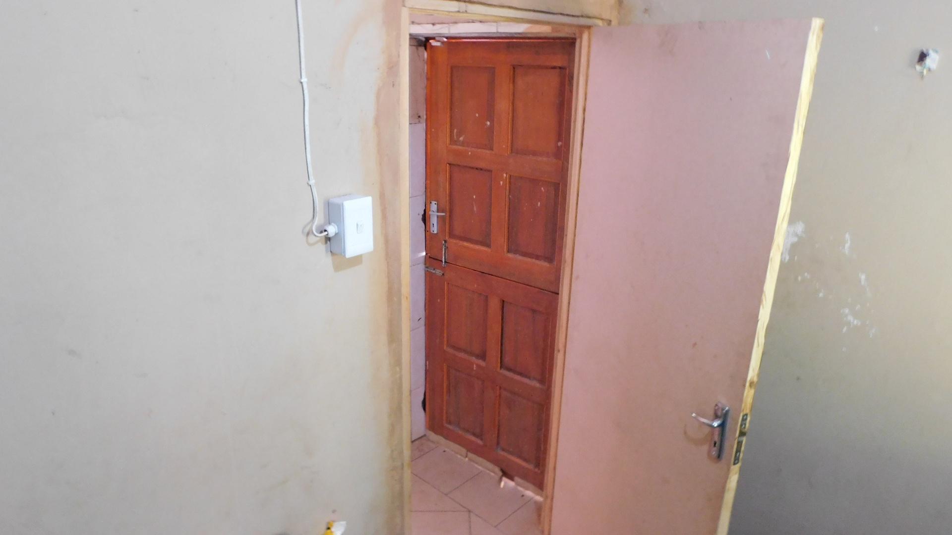 Rooms - 6 square meters of property in Westridge