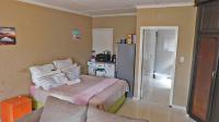 Main Bedroom - 25 square meters of property in Westridge