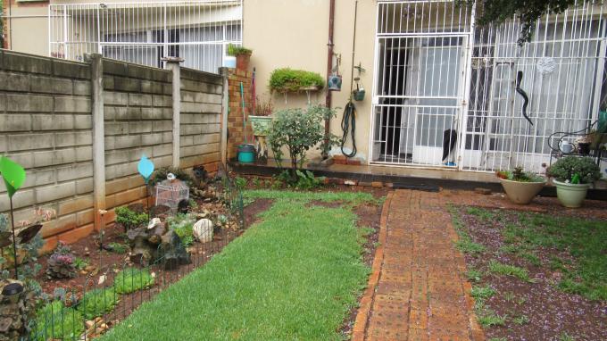 2 Bedroom Sectional Title for Sale For Sale in Kempton Park - Home Sell - MR482058