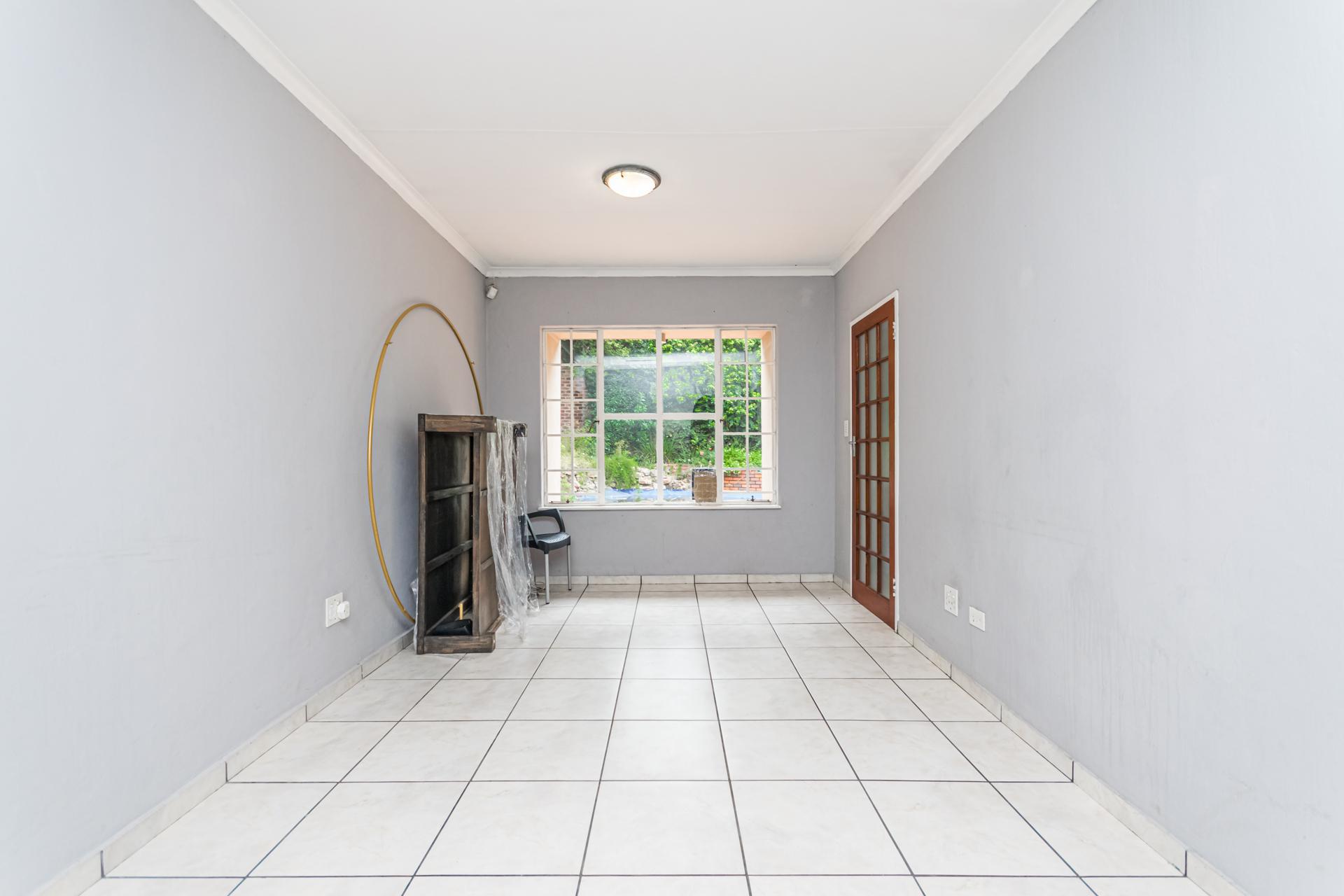 Spaces - 10 square meters of property in Ferndale - JHB