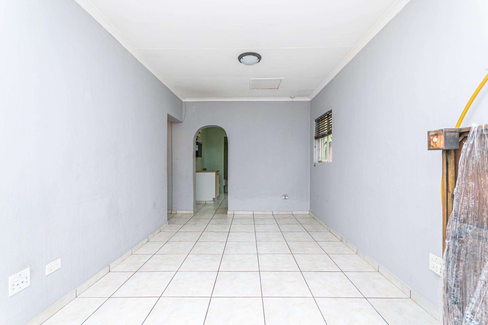 Spaces - 10 square meters of property in Ferndale - JHB