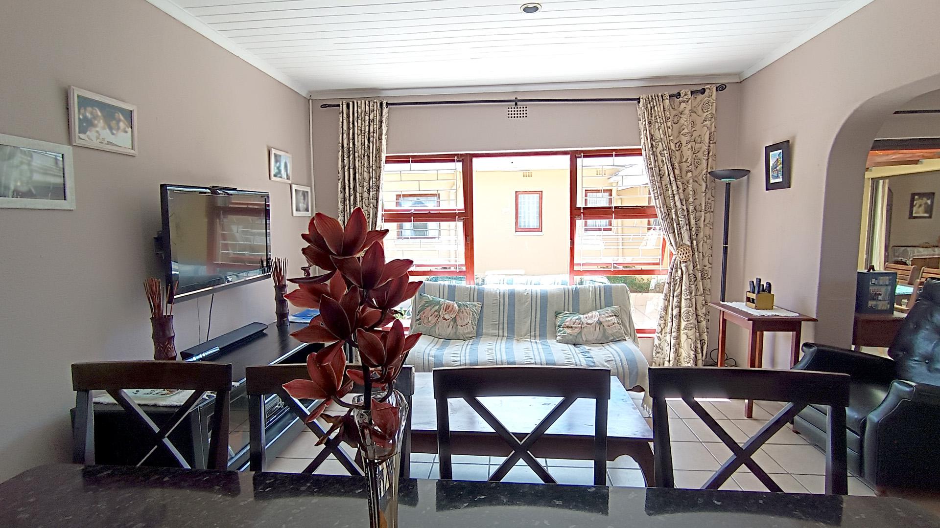 TV Room - 15 square meters of property in Heldervue