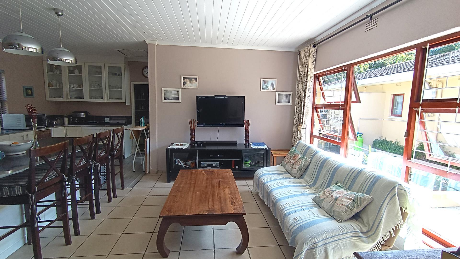 TV Room - 15 square meters of property in Heldervue