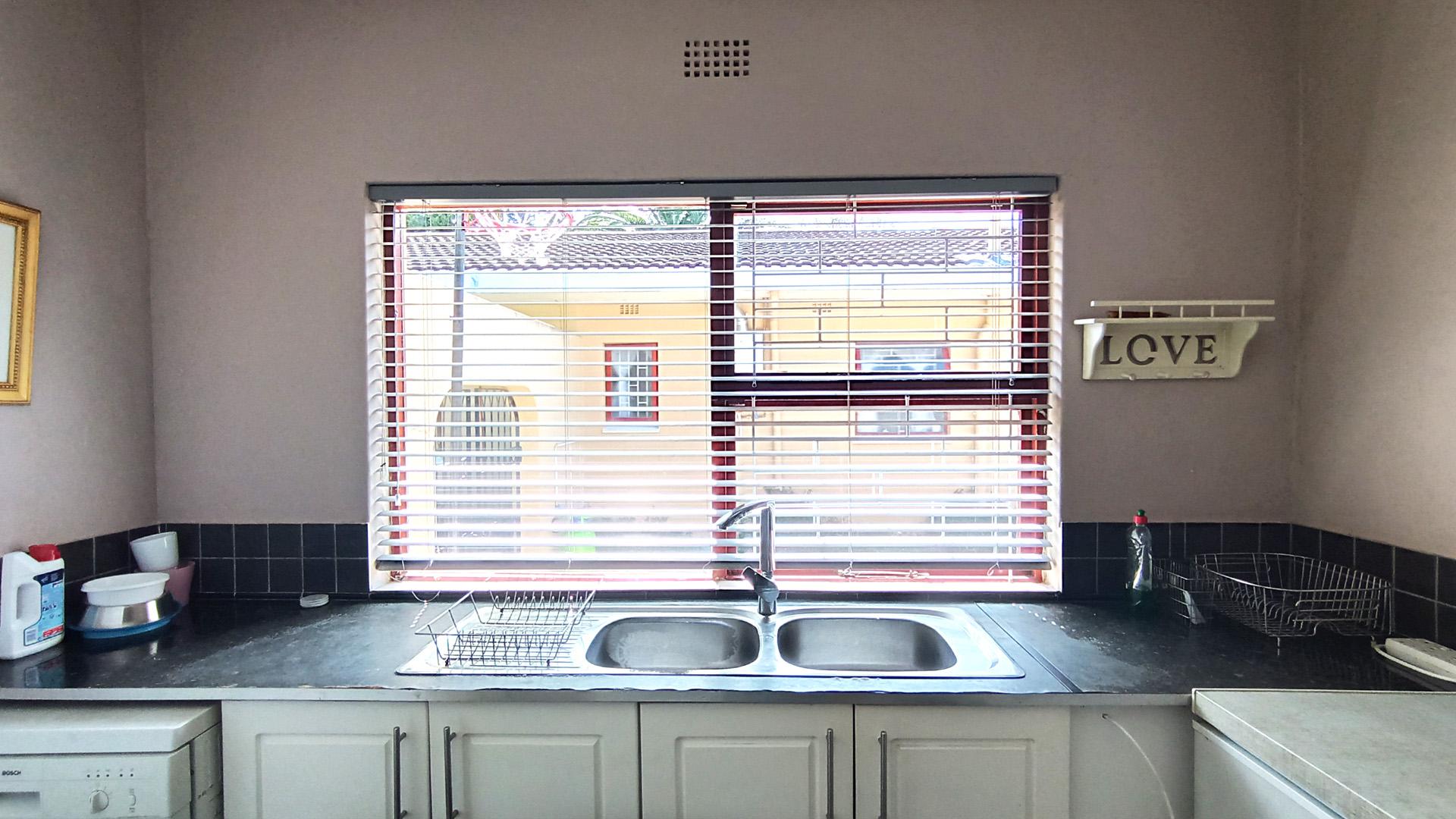 Scullery of property in Heldervue