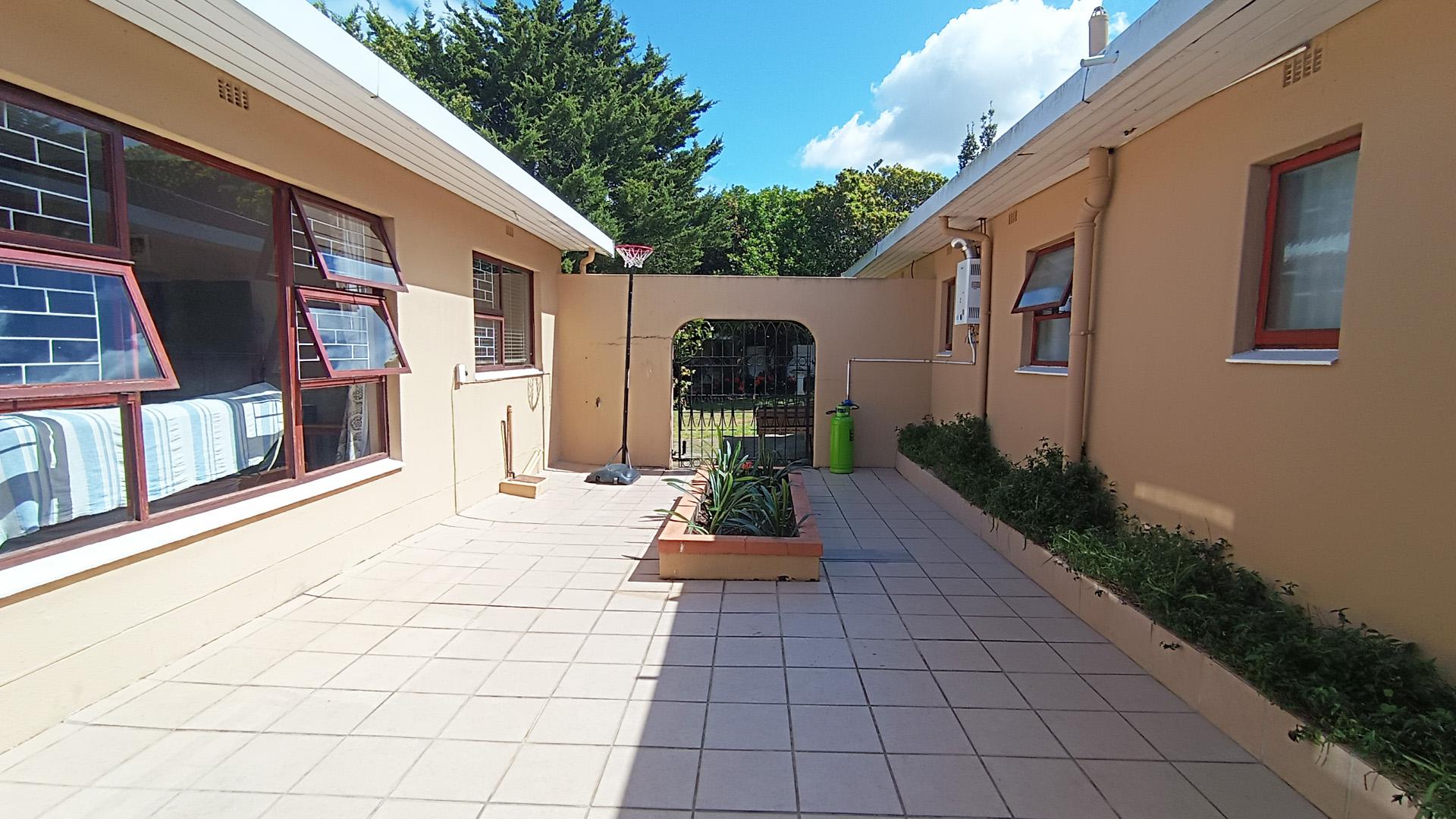 Patio - 23 square meters of property in Heldervue