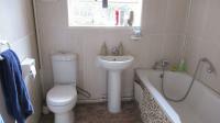 Bathroom 1 - 6 square meters of property in Struisbult