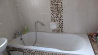 Bathroom 1 - 6 square meters of property in Struisbult