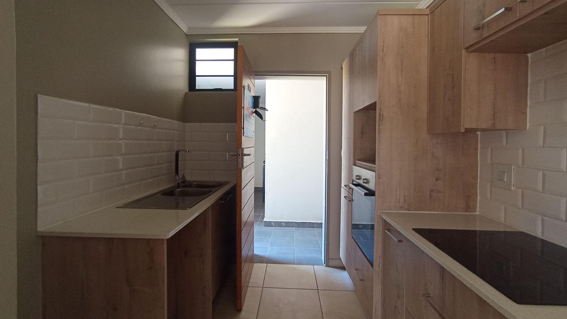 Kitchen - 6 square meters of property in Rooihuiskraal North