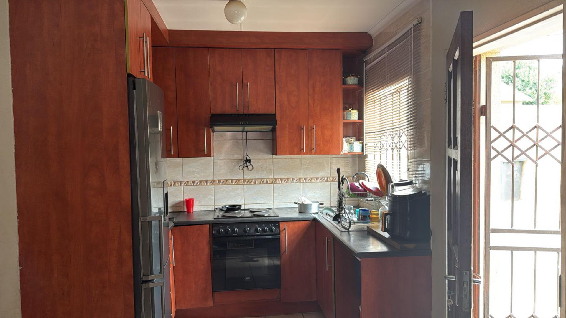Kitchen - 7 square meters of property in Cosmo City