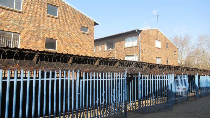 Standard Bank SIE Sale In Execution 2 Bedroom Sectional Title for Sale in Kempton Park - MR482507