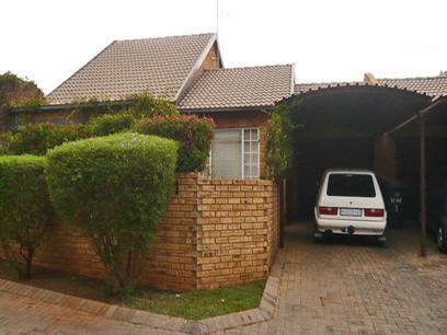 3 Bedroom Duplex for Sale For Sale in Weltevreden Park - Home Sell - MR48279