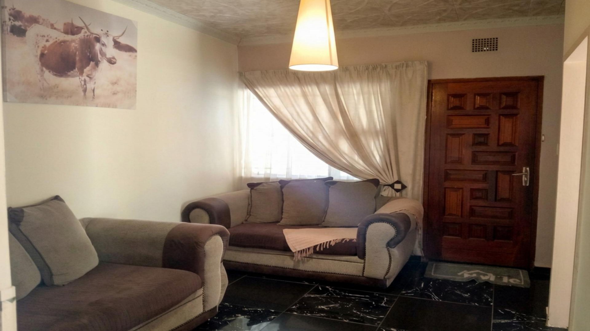 Lounges - 20 square meters of property in Roseacre